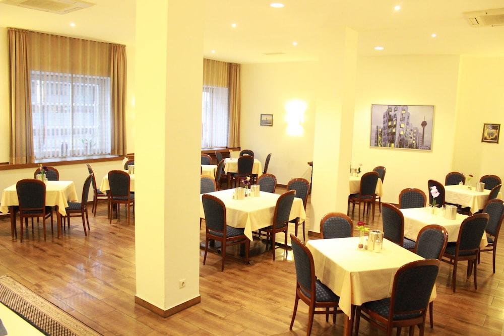 Hotel Weidenhof Дюссельдорф Экстерьер фото